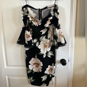 NWT Premier Amour Off The Shoulder Boho 3/4 Eyelet Bell Sleeve Dress.  Size 2